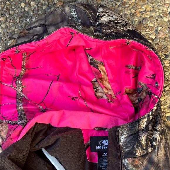 Women's Camouflage Hooded Jacket - Picture 8 of 12